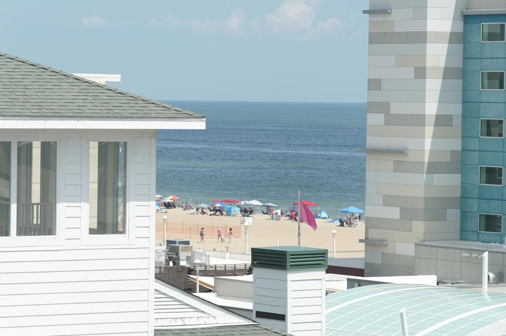 Howard Johnson By Wyndham Virginia Beach At The Beach Exteriör bild