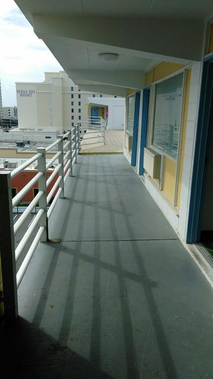 Howard Johnson By Wyndham Virginia Beach At The Beach Exteriör bild